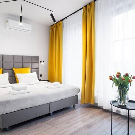 Househost Apartment: Miodowa 42/8B Street كراكوفيا المظهر الخارجي الصورة