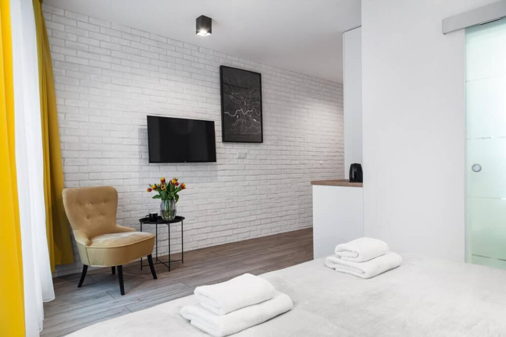 Househost Apartment: Miodowa 42/8B Street كراكوفيا المظهر الخارجي الصورة