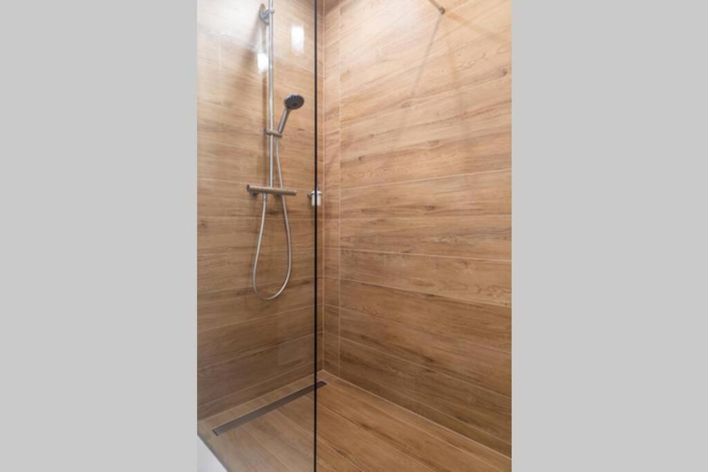 Househost Apartment: Miodowa 42/8B Street كراكوفيا المظهر الخارجي الصورة